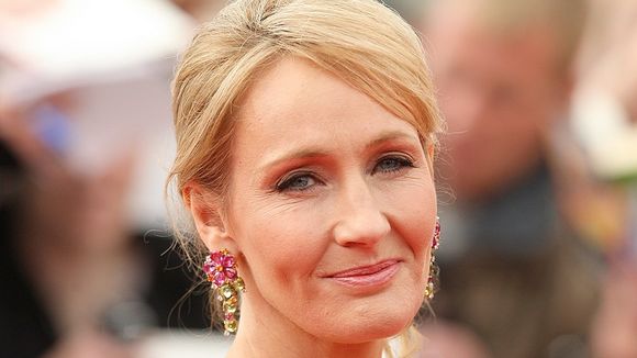 Propos transphobes : J.K. Rowling persiste et signe, Emma Watson prend la parole