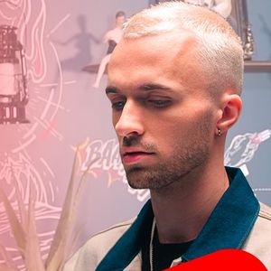 Squeezie rejoint NRJ