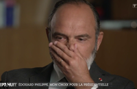 Edouard Philippe ému dans "Sept à Huit" sur TF1