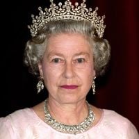 Mort d'Elizabeth II : Les chaînes bouleversent leurs programmes pour rendre hommage à la reine