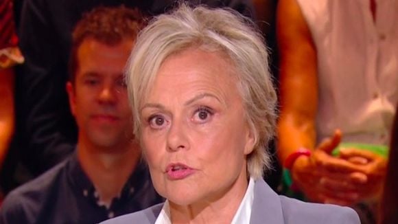 "Je ne fais pas de cinéma car je suis homosexuelle" : les confidences bouleversantes de Muriel Robin dans "Quelle époque!"