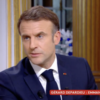 "La culture du viol au plus haut sommet de l'État" : Une tribune dénonce le soutien d'Emmanuel Macron à Gérard Depardieu dans "C à vous"