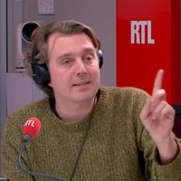 "C'est comme le casting de 'Plus belle la vie"" : Alex Vizorek compare le choix des ministres de Gabriel Attal à la série de TF1