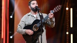 "Rendez-vous en terre inconnue" : Kendji Girac prochain invité de Raphaël de Casabianca sur France 2