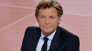 Audiences access 20h : Près de 900.000 téléspectateurs séparent Anne-Claire Coudray sur TF1 de Laurent Delahousse sur France 2