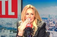 En larmes, Adriana Karembeu raconte comment, enceinte, elle a cru perdre son bébé lors du tournage d'une émission pour France 2