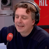 "Merci RTL de m'avoir offert l'asile humoristique juste à temps" : Alex Vizorek dézingue France Inter après la suspension de Guillaume Meurice