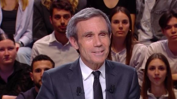 "J'aurai un gong si c'est trop le bordel" : David Pujadas révèle son secret pour maîtriser l'antenne de LCI lors du débat des élections européennes