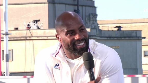 "Je viens de me réveiller mais je t'écoute" : Teddy Riner raconte sur France 2 comment il a appris qu'il serait le dernier relayeur de la flamme