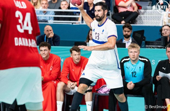 Le handballeur français Nicolas Karabatic face au Danemark, le 27 juillet 2024 lors des JO de Paris.