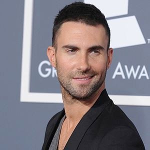 Adam Levine aux Grammy Awards 2011