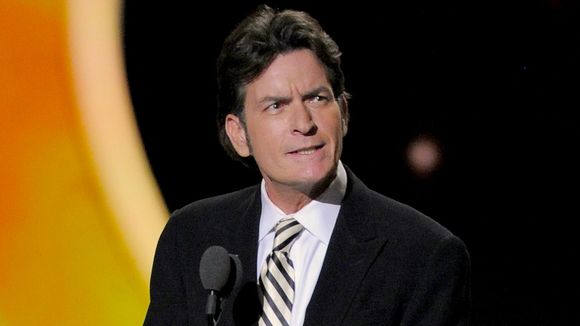 En coulisses, Charlie Sheen a failli être exclu des Emmy Awards