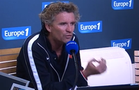 Invité d'Europe 1, Denis Brogniart prend la défense de Christian Jeanpierre très critiqué pour la qualité de ses commentaires sportifs sur TF1