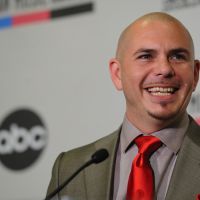 Pitbull en négociations pour jouer dans "Glee" !