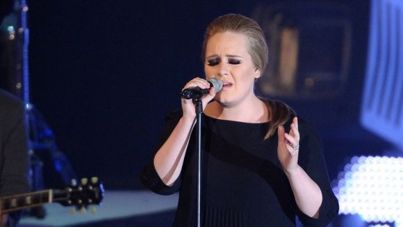 Disques : Adele s'envole et écrase Laurent Voulzy et Noir Désir