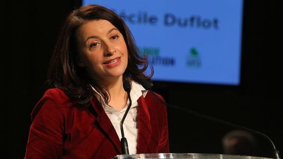 Cécile Duflot commente l'intervention de Nicolas Sarkozy sur Twitter puis efface ses messages