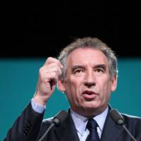 JDC-25 : Pas de coup pour Bayrou, L'idée saugrenue de Poutou, On remet ça ce soir