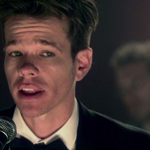 Nate Ruess, chanteur du groupe fun., dans le clip "We Are Young"