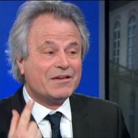 FOG : "François Hollande les a tous baisés"