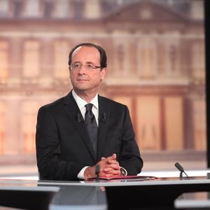 François Hollande, sur le plateau du débat le 2 mai 2012.