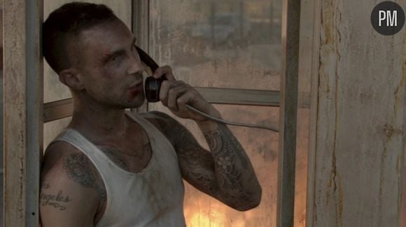 Adam Levine dans le clip "Payphone" de Maroon 5