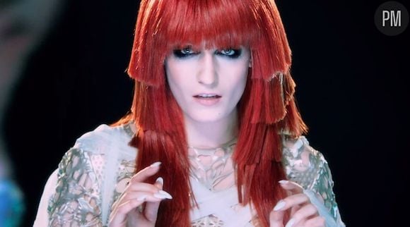 Florence Welch dans le clip de "Spectrum"