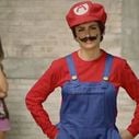 Vidéobuzz : Penélope Cruz se déguise en Mario pour les besoins de "New Super Mario Bros 2"