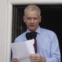 Julian Assange demande à Obama de cesser sa "chasse aux sorcières contre WikiLeaks"