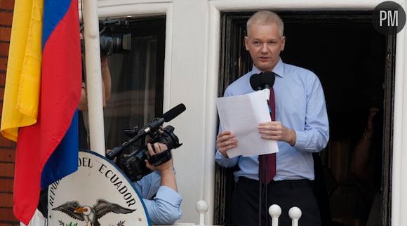 Julian Assange s'exprime au balcon de l'ambassade d'Equateur à Londres