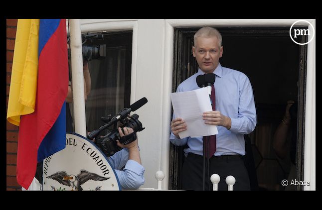 Julian Assange s'exprime au balcon de l'ambassade d'Equateur à Londres
