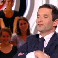 Zapping : Benoît Hamon découvre Arnaud Montebourg en marinière et pense à un photomontage !