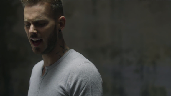 M. Pokora dévoile le clip de "Si tu pars"