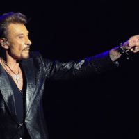 Disques : retour triomphal pour Johnny Hallyday, Adele tient tête à Psy