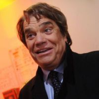 Bernard Tapie devient patron de presse