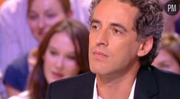 Dans "On/Off", Ollivier Pourriol relate les coulisses du "Grand Journal" de Canal+