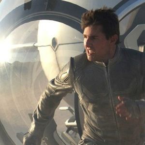 "Oblivion" démarre en tête du box-office
