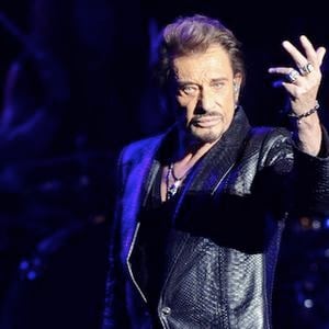 Johnny Hallyday assure être moins traqué par les paparazzis depuis son inscription sur Twitter