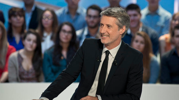 Audiences access : Anne-Sophie Lapix, Antoine De Caunes et Cyril Hanouna progressent