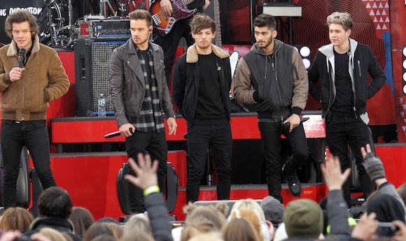 One Direction démarre en tête des charts UK