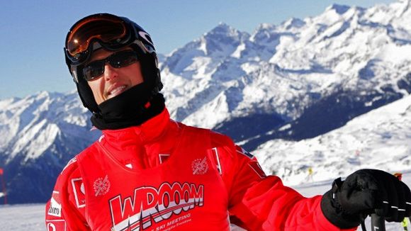 Michael Schumacher : Un journaliste se déguise en prêtre pour tenter d'entrer dans sa chambre