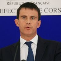 Manuel Valls soupçonné de surveiller les sources d'un journaliste du "Figaro"