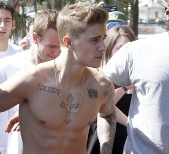 Justin Bieber torse nu au festival de Cannes