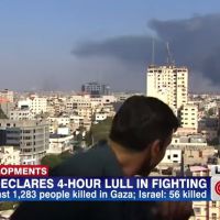 Gaza : Un journaliste de CNN surpris par deux explosions au cours du même duplex