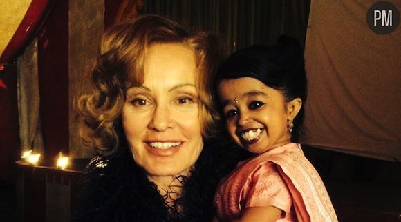 Jessica Lange avec Jyoti Amge, la nouvelle recrue d'"American Horror Story"