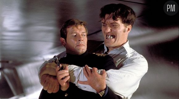 Richard Kiel dans "L'espion qui m'aimait" avec Roger Moore