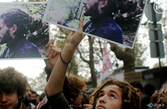 Des manifestants contre les violences policières à Paris le 8 novembre 2014