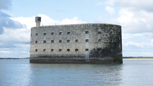 "Fort Boyard" : Moundir, Elodie Gossuin et Fauve Hautot rejoignent le Père Fouras