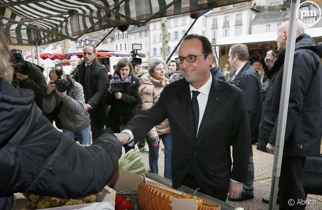 François Hollande sur un marché à Tulle