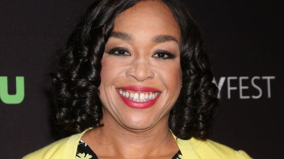 "Grey's Anatomy" : Shonda Rhimes évoque les départs de Patrick Dempsey, Sandra Oh et Sara Ramirez