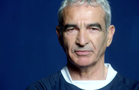 Raymond Domenech "n'aime pas les Bleus" pour dénoncer les violences domestiques